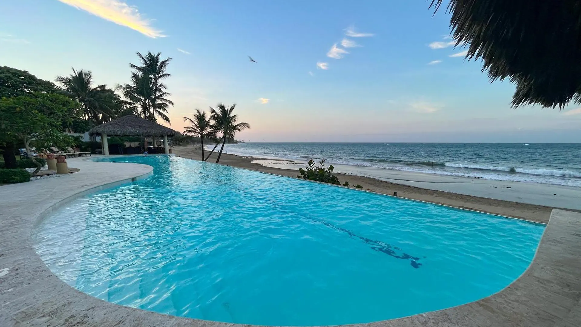 Luxury Oceanfront Condo, Enjoy It ! Cabarete